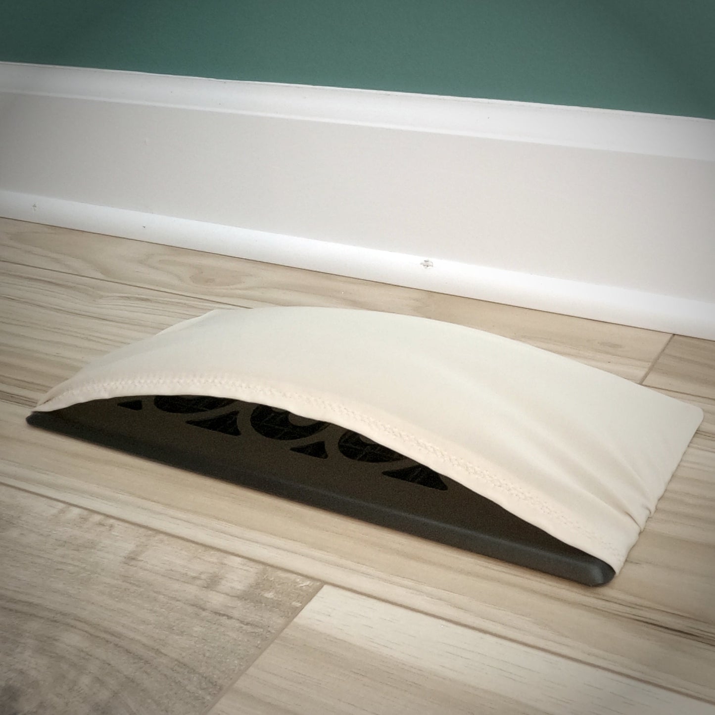 Introvent Cobra - (2 pack) - Fabric Air Deflector/Register Vent Cover for Floors, Ceilings & Walls - Improve Airflow and Comfort