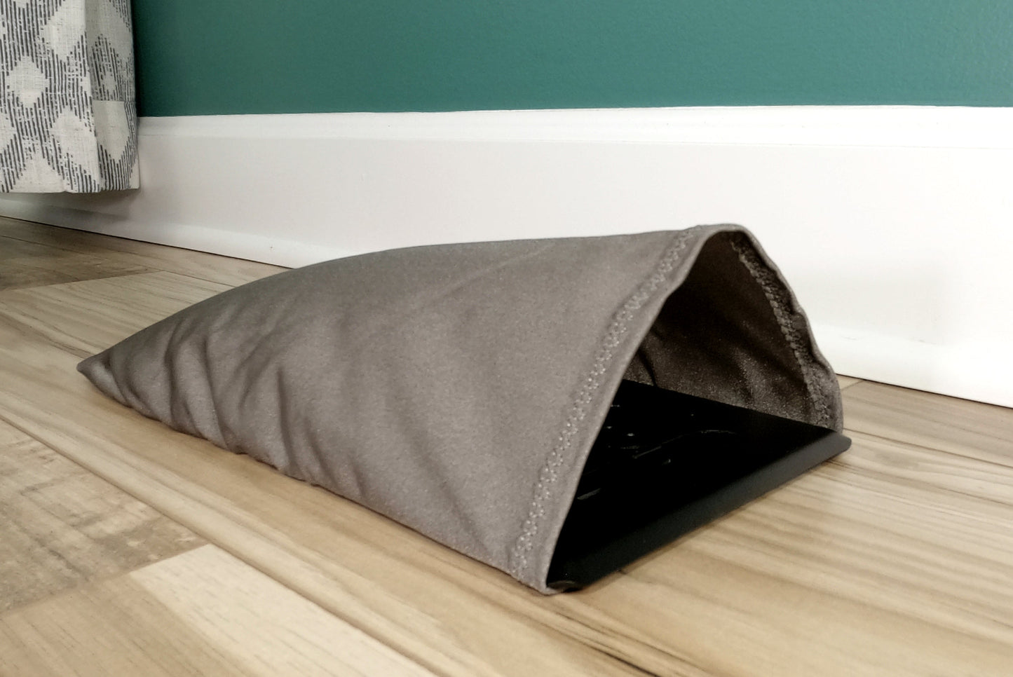 Introvent Sidewinder - (4 pack) - Fabric Air Deflector/Register Vent Cover for Floors, Ceilings & Walls - Improve Airflow and Comfort